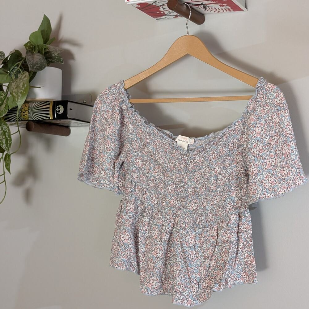 Urban Romantics | Floral Smocked Flowy Sleeve Crop Top | Women's Size Lthought